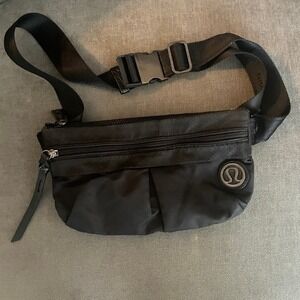 Lululemon‎ Nylon Black Crossbody 3 Pocket Festival Bag Fanny Pack